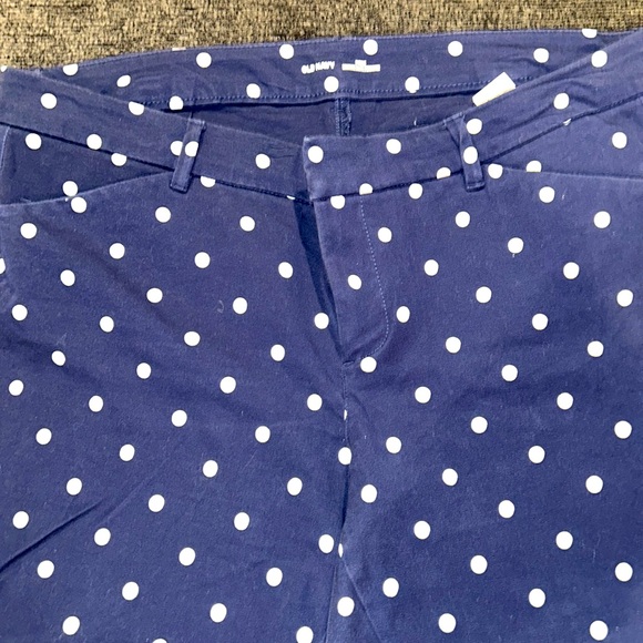 Old Navy Pixie Pants - Picture 4 of 5